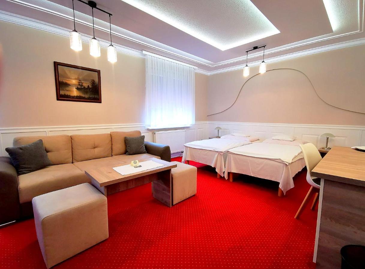 Dom Nad Rzeka Hotell Skwierzyna Exteriör bild