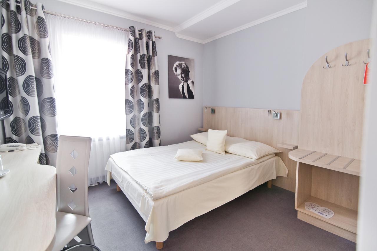 Dom Nad Rzeka Hotell Skwierzyna Rum bild