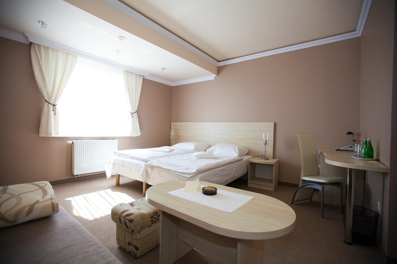 Dom Nad Rzeka Hotell Skwierzyna Rum bild