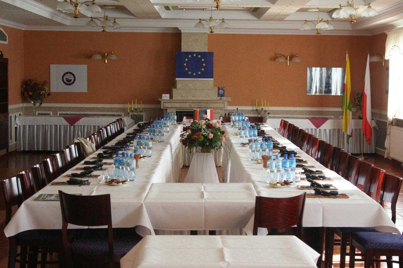 Dom Nad Rzeka Hotell Skwierzyna Exteriör bild