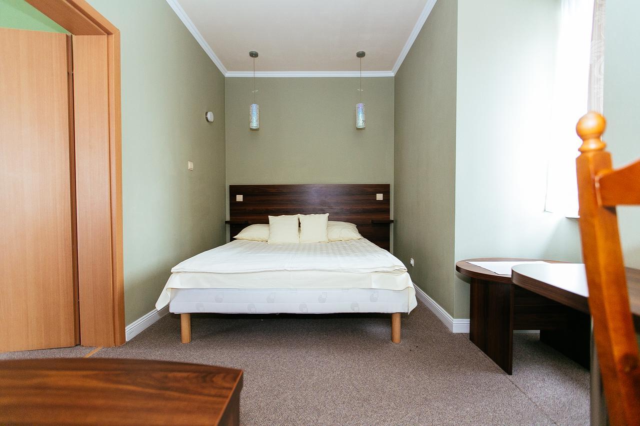 Dom Nad Rzeka Hotell Skwierzyna Exteriör bild
