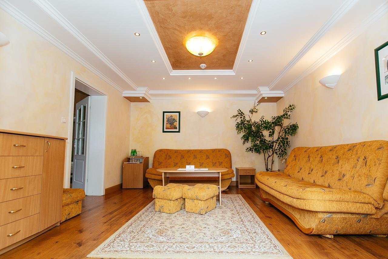 Dom Nad Rzeka Hotell Skwierzyna Exteriör bild
