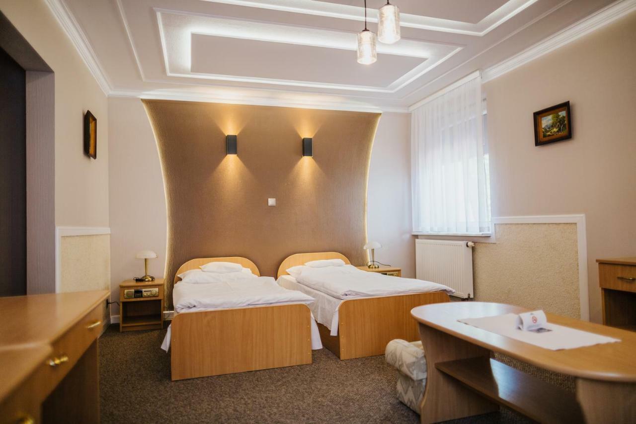 Dom Nad Rzeka Hotell Skwierzyna Exteriör bild