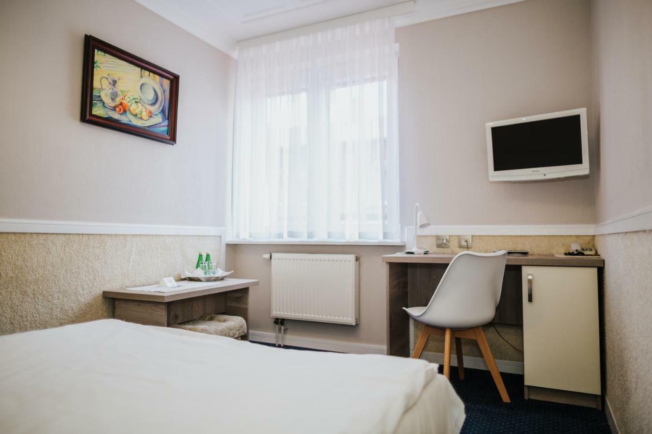 Dom Nad Rzeka Hotell Skwierzyna Exteriör bild